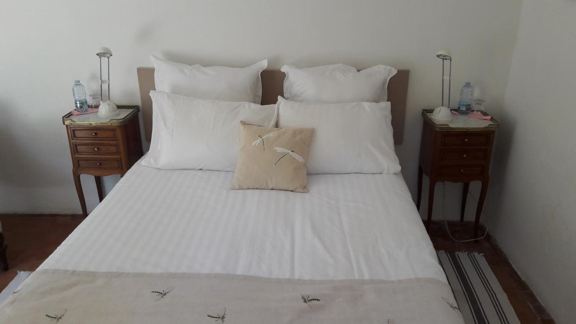 Le Moulin En Provence Bed & Breakfast Saint-Antonin-sur-Bayon Стая снимка